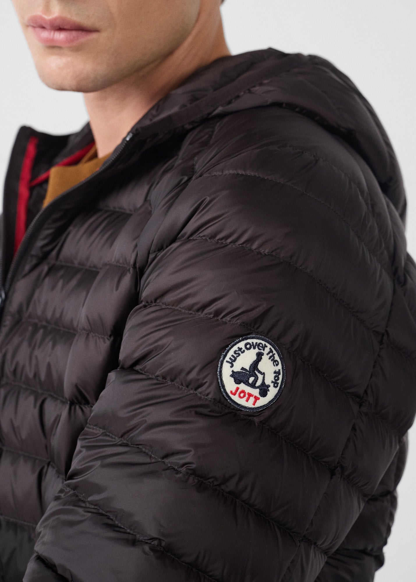 Doudoune légère à capuche Café noir Nico