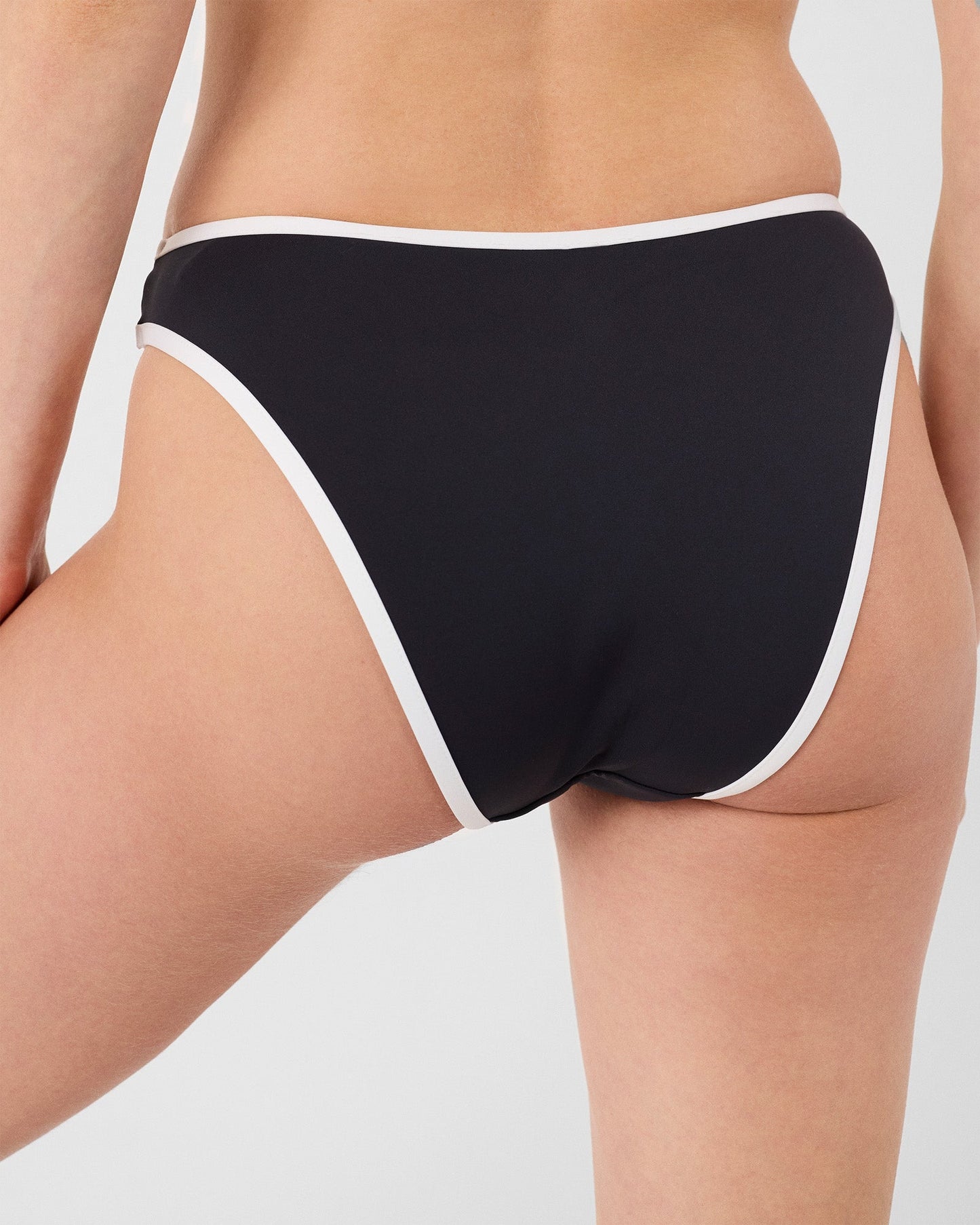 Bas de maillot de bain brésilien Noir Maeva bottom