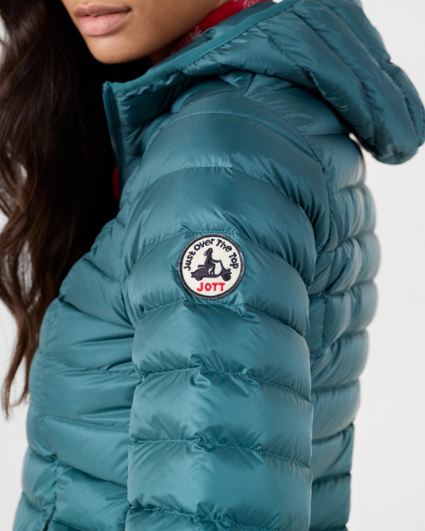 Doudoune légère à capuche Deep lake Cloe