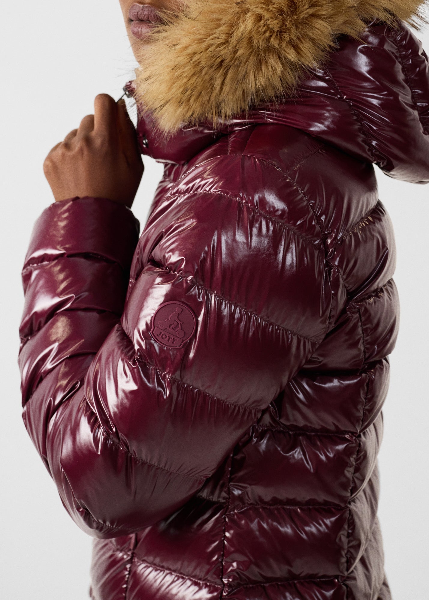 Doudoune à capuche Grand Froid Cerise noire Luxe laquée