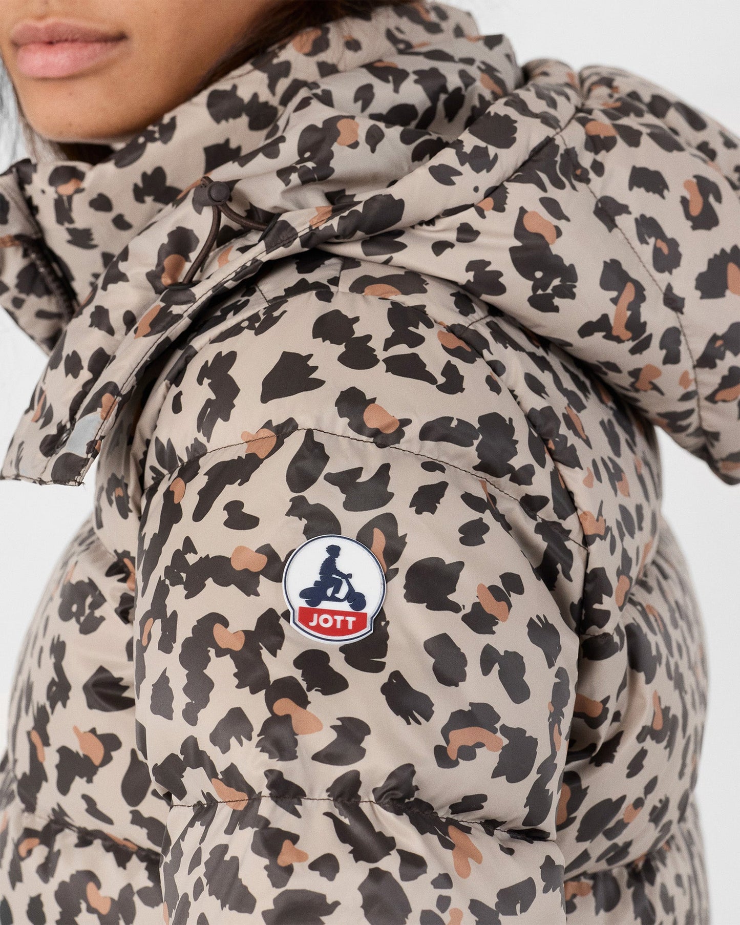 Doudoune Grand Froid esprit puffer Leopard beige Prague print