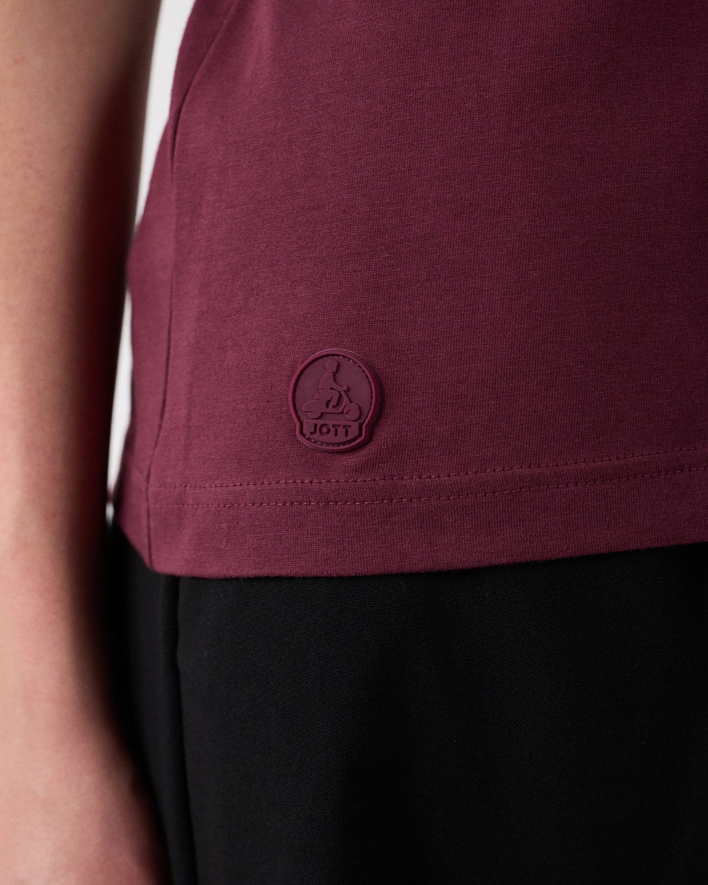 T-Shirt à col rond Cerise noire Lucia