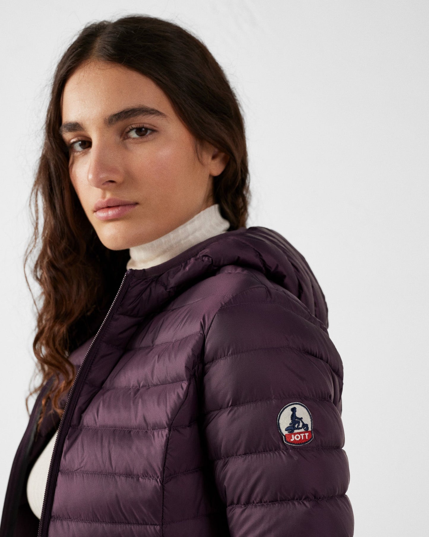 Doudoune légère à capuche Figue Cloe