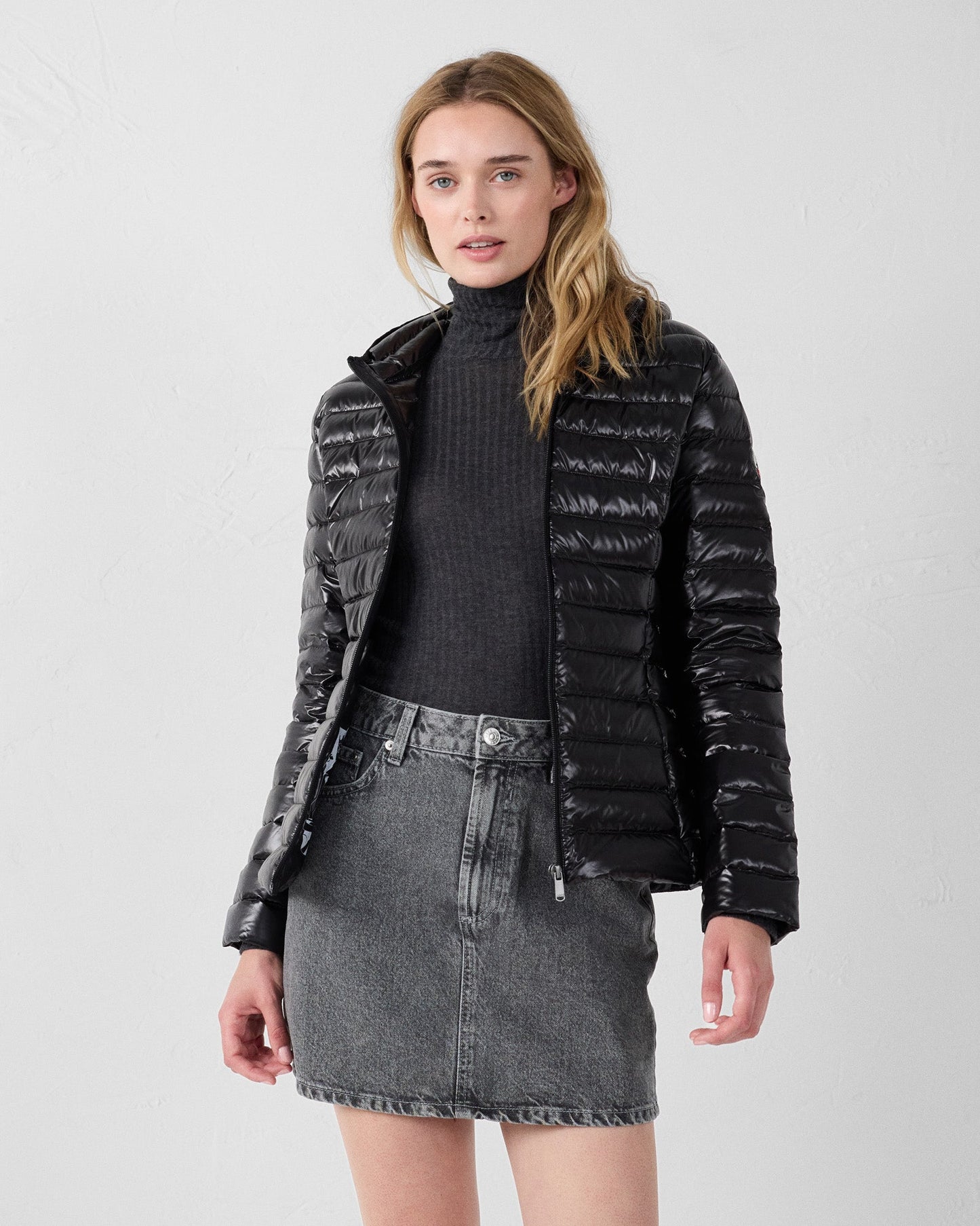 Doudoune légère à capuche Noir Cloe shiny